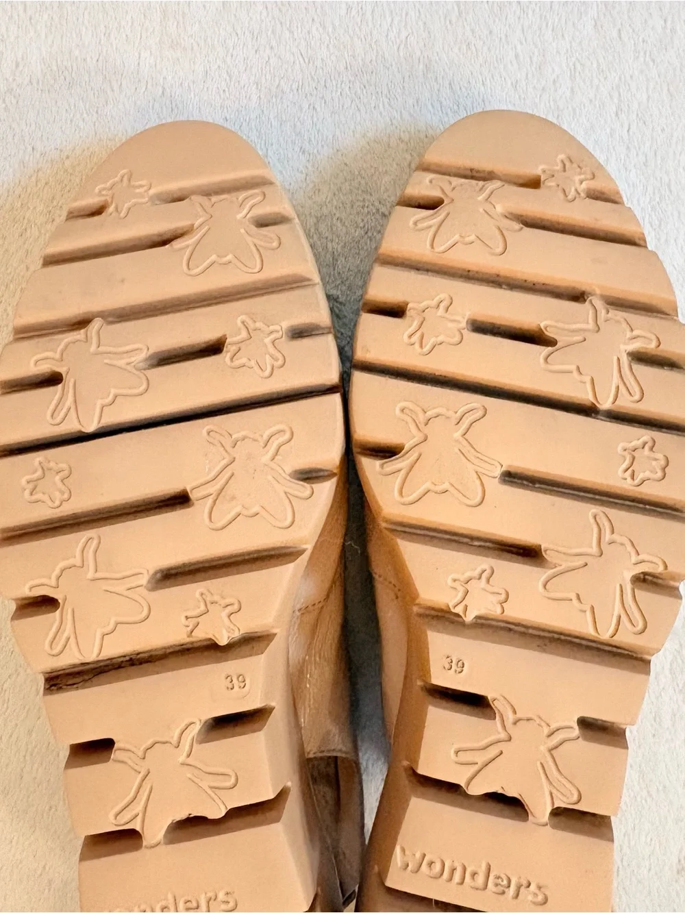 Wonders Women's Patent Beige Slingback Wedge Flex Sole Pumps Sz 39